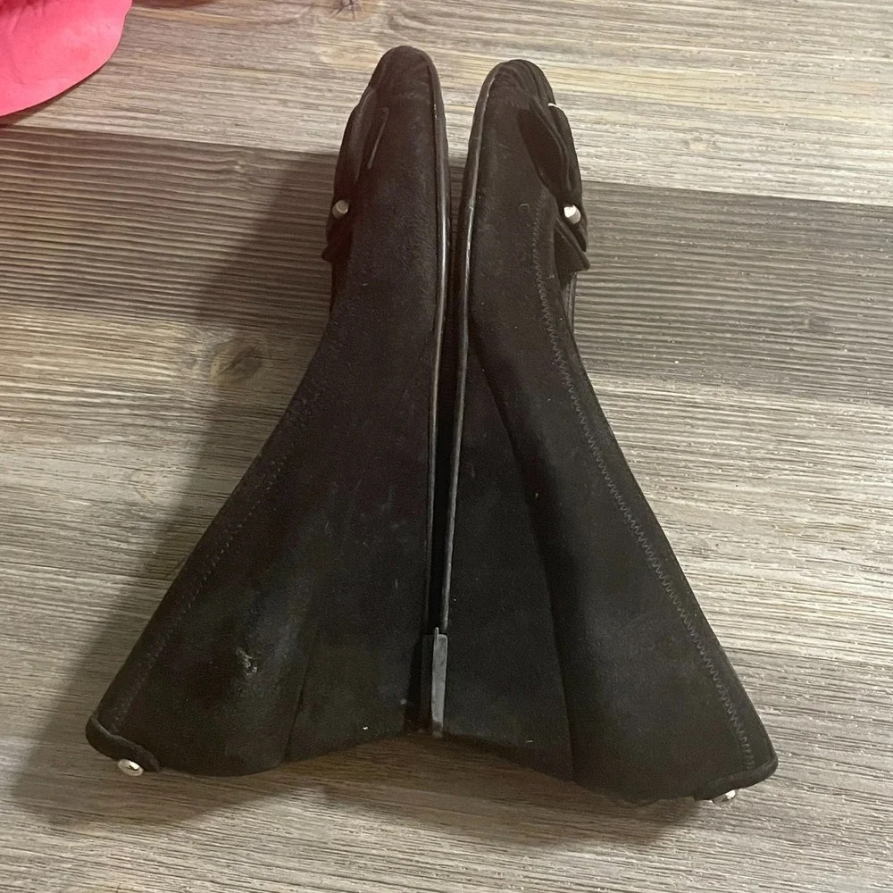STUART WEITZMAN Womens Sz 7.5M Black Suede Wedge‎ Heel Shoes Silver Buckle - Picture 8 of 15